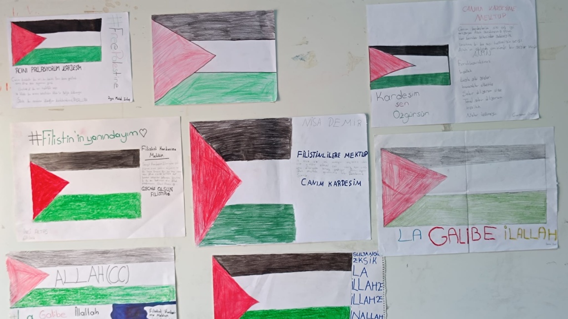 Öğrencilerimizin Kardeş Filistin'e Destek Çalışması 
