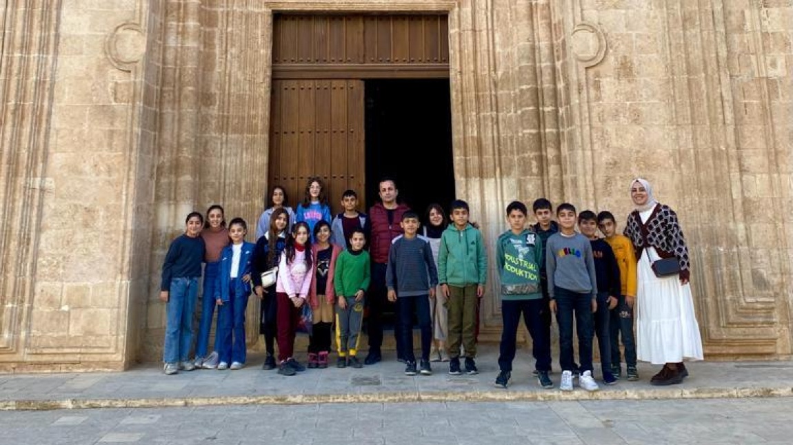 Öğrencilerimiz İlçemizde Bulunan Tarihi Ulu Camiyi Ziyaret Ettiler